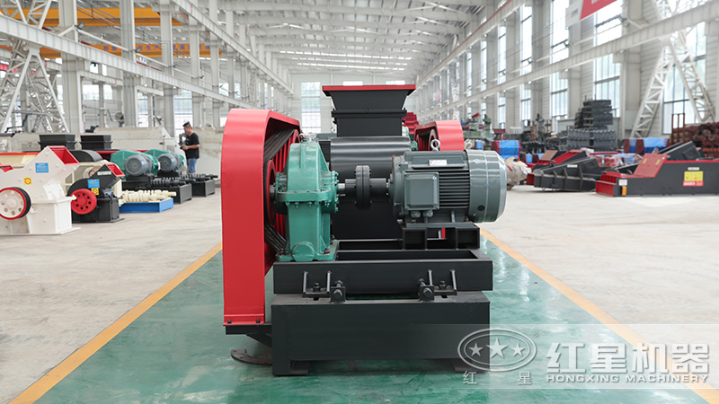 齒輥破碎機所配置的電機細節(jié)圖 齒輥破碎機所配置的電機細節(jié)圖