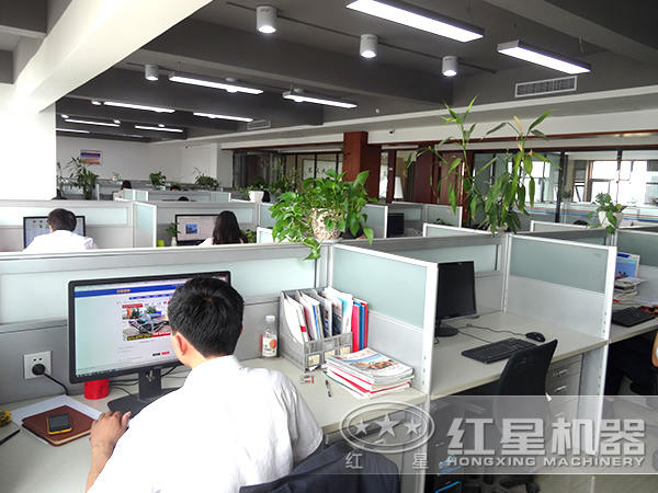 破碎機(jī)廠家開始重視售后和網(wǎng)絡(luò)開發(fā) 破碎機(jī)廠家開始重視售后和網(wǎng)絡(luò)開發(fā)