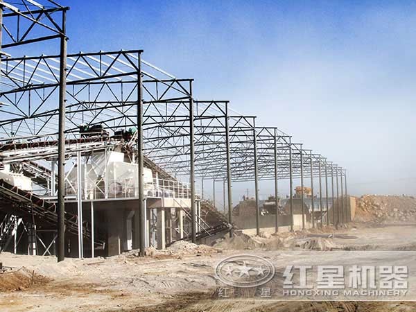 一天3000噸反擊式破碎機作業(yè)現場