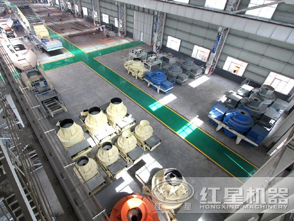 紅星車間內(nèi)擺放的不同種類的環(huán)保型制砂機 紅星車間內(nèi)擺放的不同種類的環(huán)保型制砂機