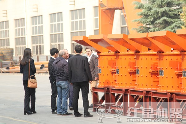 客戶參觀現(xiàn)場(chǎng) 客戶參觀現(xiàn)場(chǎng)