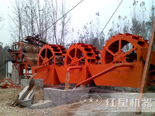 輪斗洗石機現(xiàn)場