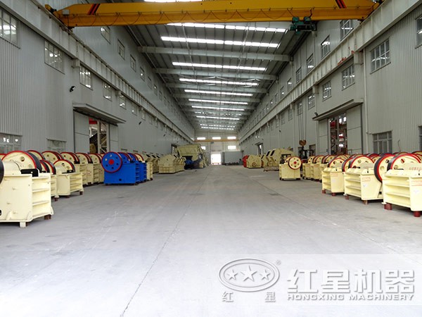礦石粉碎機車間一角 礦石粉碎機車間一角