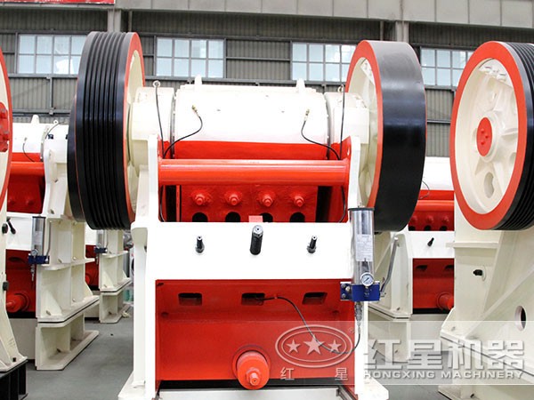 鄂式破碎機 鄂式破碎機