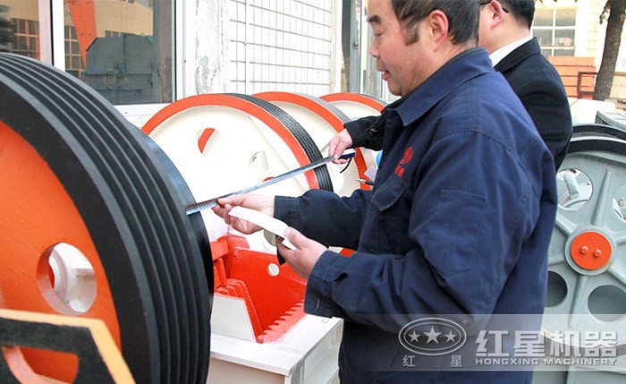 顎式破碎機現(xiàn)場參觀 顎式破碎機現(xiàn)場參觀