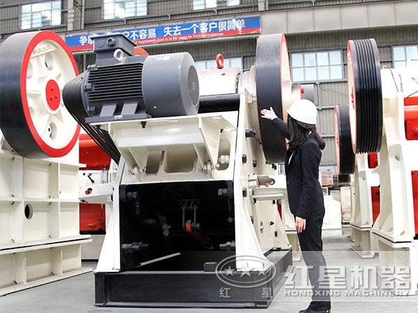 玄武巖破碎機(jī)破碎深腔、電機(jī)裝置細(xì)節(jié)