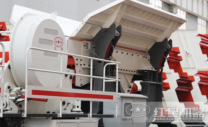 履帶移動(dòng)碎石機(jī)——折疊機(jī)身裝置 履帶移動(dòng)碎石機(jī)——折疊機(jī)身裝置