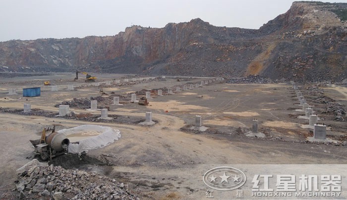 整理場地，地基打樁