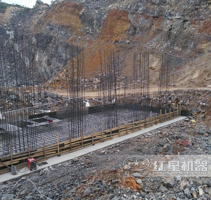 澆筑基礎(chǔ)平臺