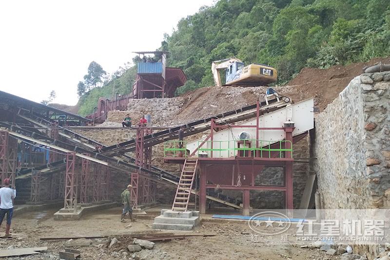 紅星大型流動破石機現(xiàn)場