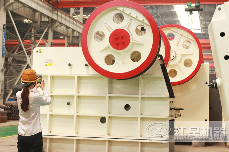 鵝卵石顎式破碎機(jī) 鵝卵石顎式破碎機(jī)