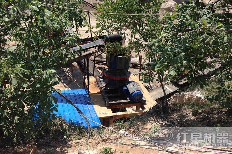 單缸圓錐破碎機(jī)現(xiàn)場(chǎng) 單缸圓錐破碎機(jī)現(xiàn)場(chǎng)