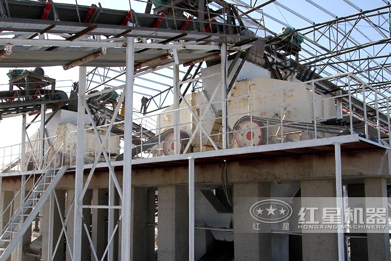 每小時(shí)1000噸的石子場設(shè)備客戶現(xiàn)場