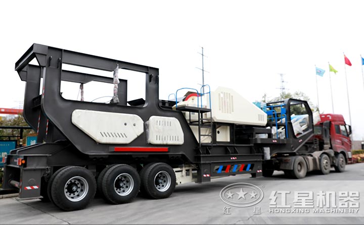 輪式自行破碎機(jī)械車(chē)