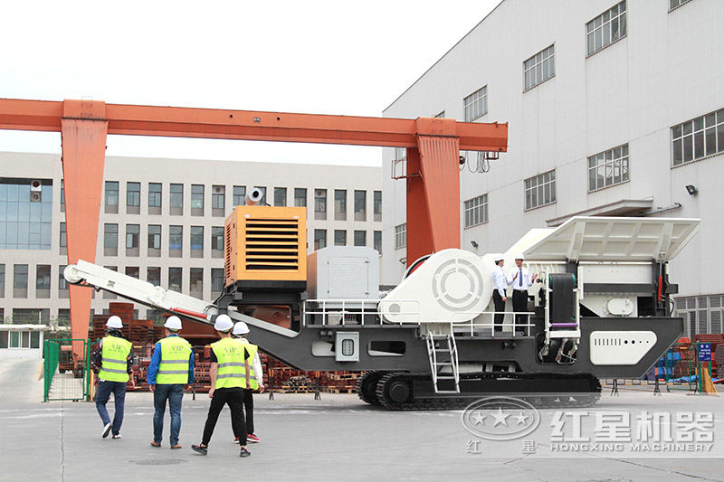 紅星移動(dòng)粉煤機(jī)客戶(hù)來(lái)廠參觀