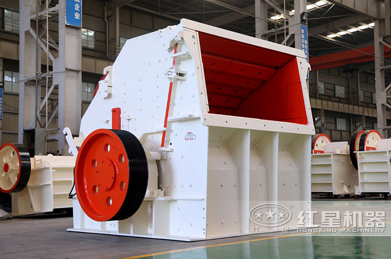 反擊式破碎機(jī)，轉(zhuǎn)子較大的轉(zhuǎn)動(dòng)慣量