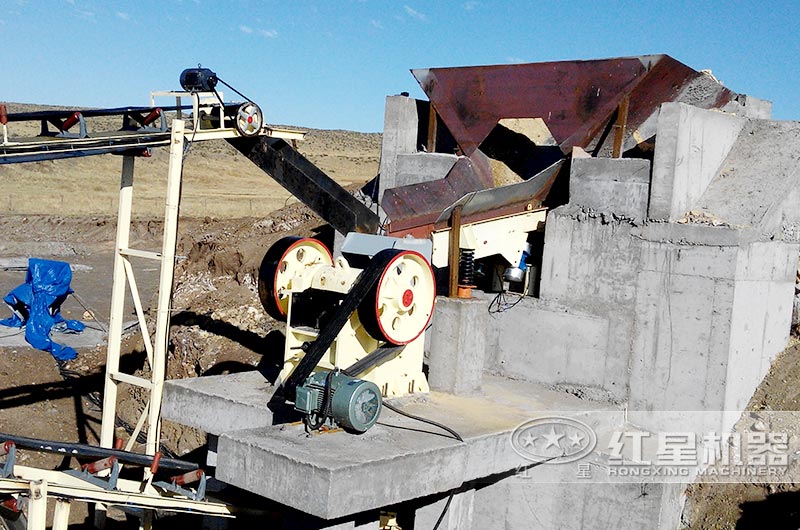 山東石料場(chǎng)——配置1060顎破機(jī)，時(shí)產(chǎn)350t/h