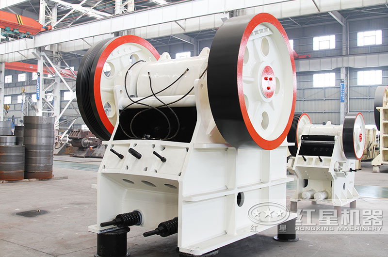 大型鄂式破碎機，粗碎石子軋石設備