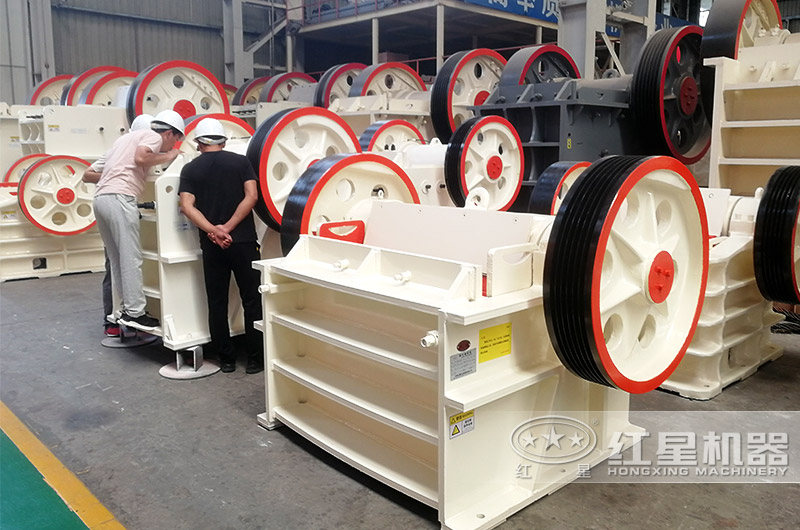 1060破碎機(jī)價(jià)格多少，不如到廠家看一看